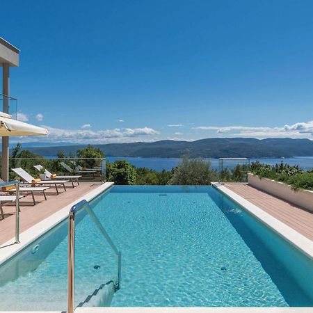 Nice Apartment In Plomin With Jacuzzi 外观 照片