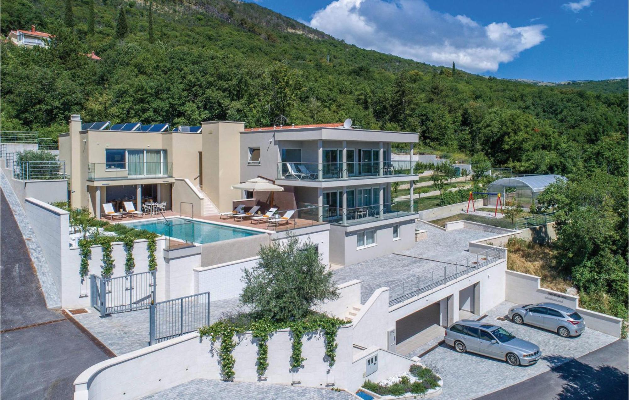 Nice Apartment In Plomin With Jacuzzi 外观 照片