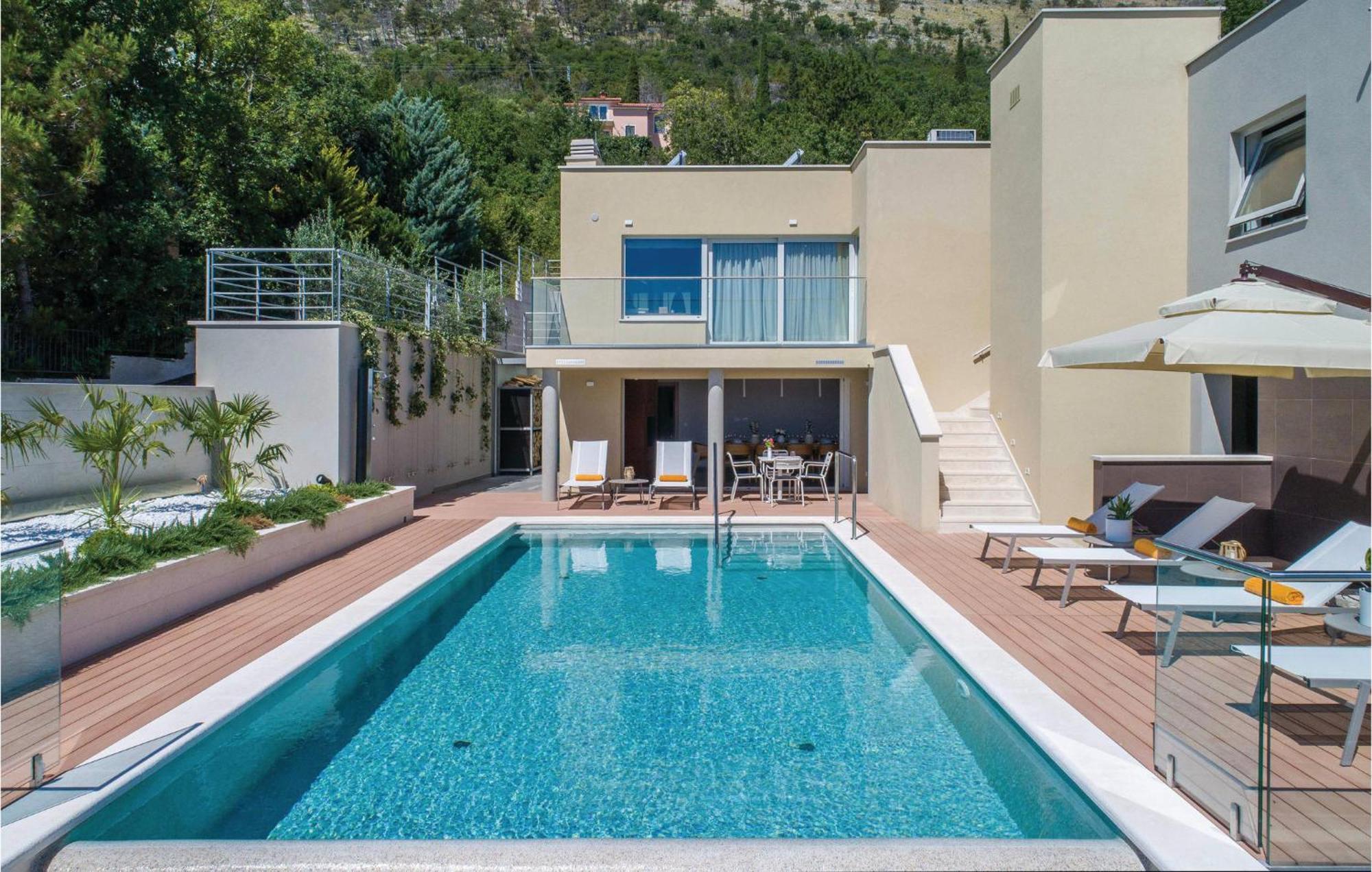 Nice Apartment In Plomin With Jacuzzi 外观 照片