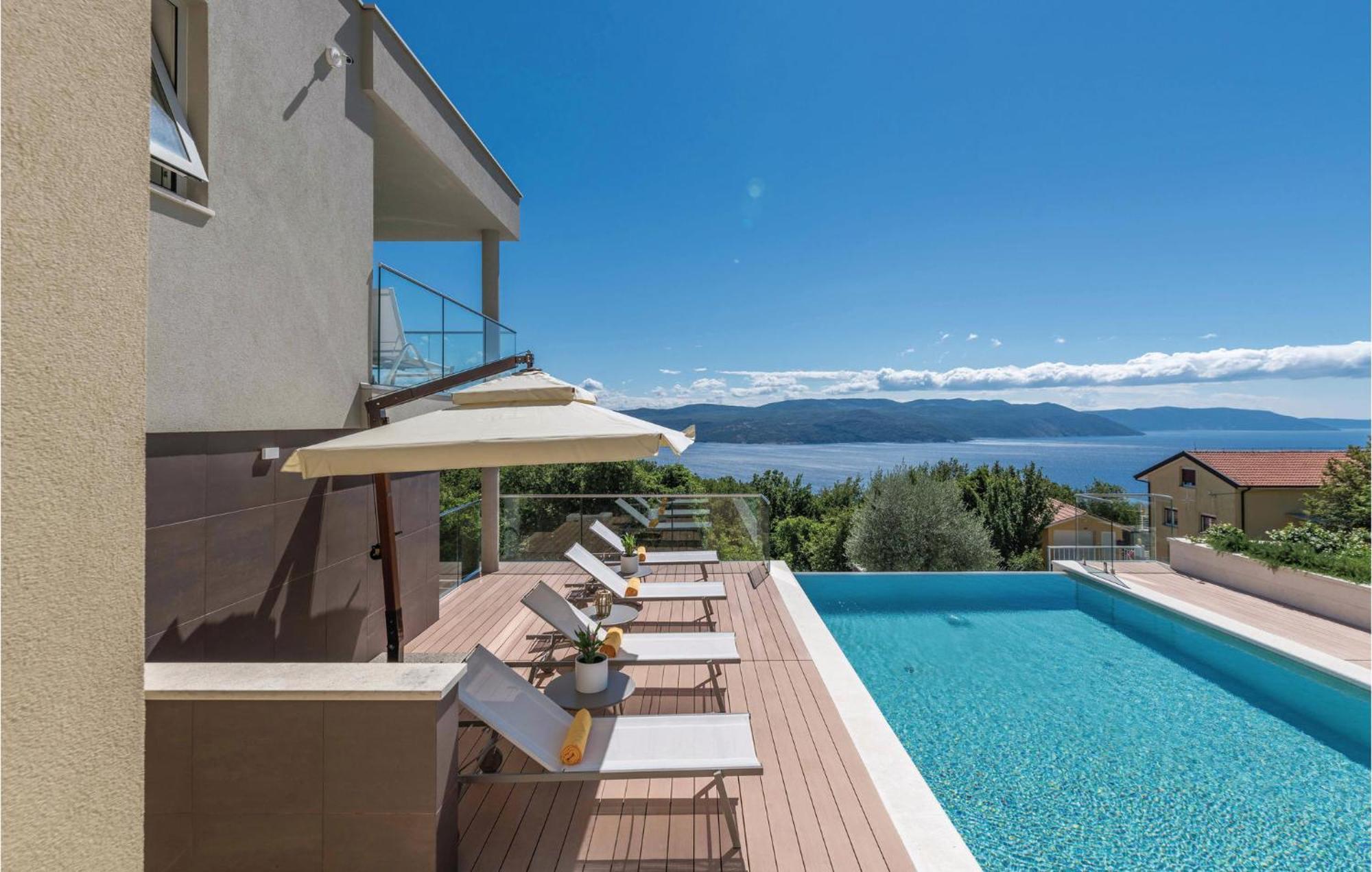 Nice Apartment In Plomin With Jacuzzi 外观 照片