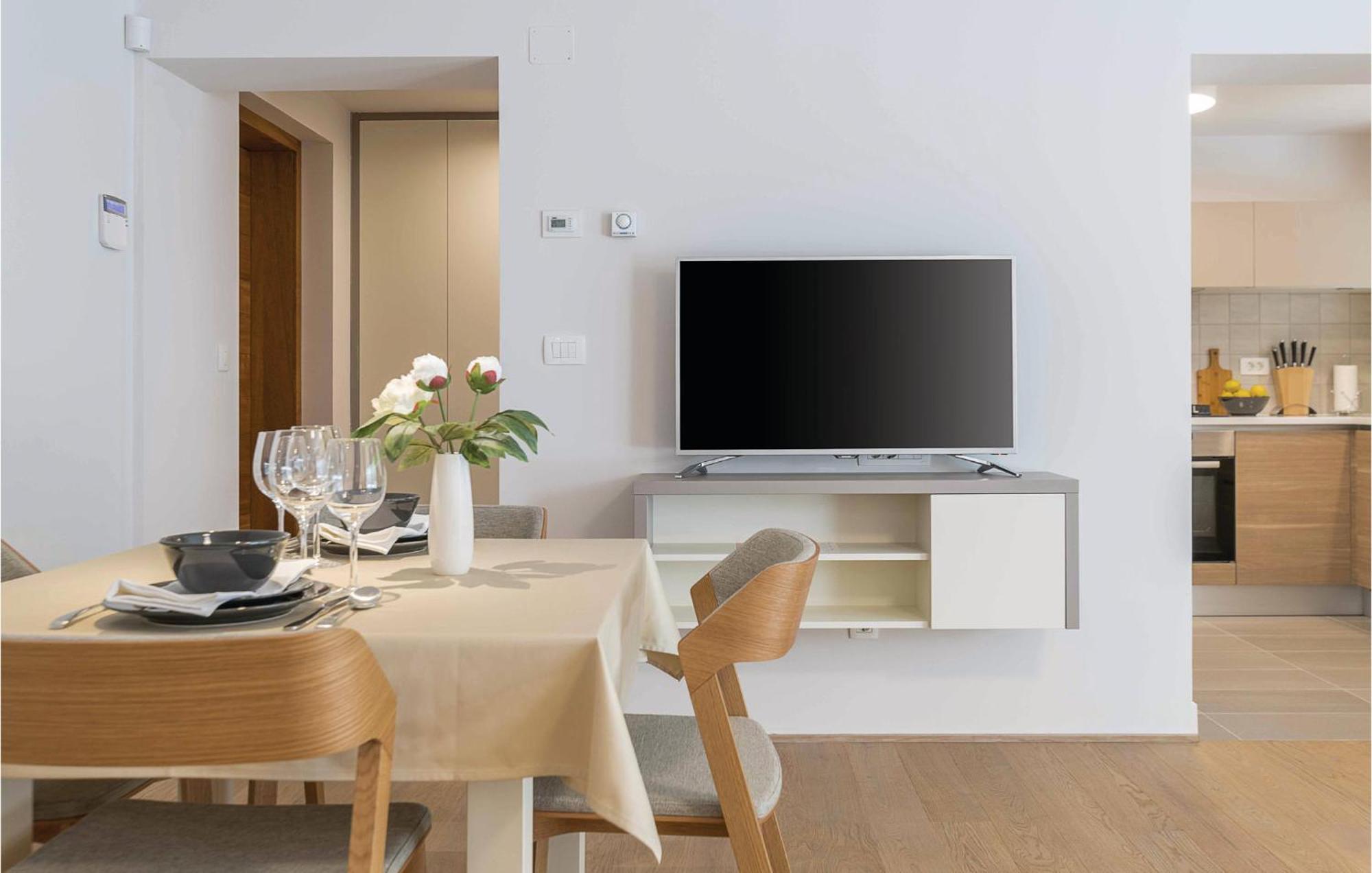 Nice Apartment In Plomin With Jacuzzi 外观 照片