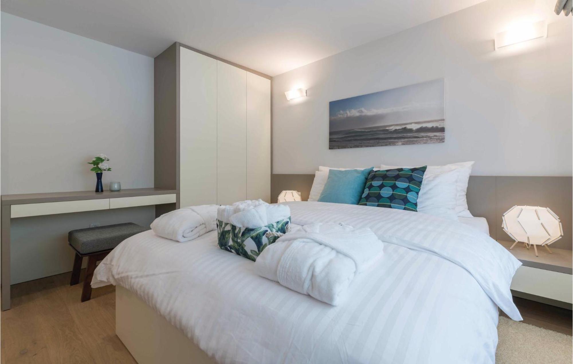 Nice Apartment In Plomin With Jacuzzi 外观 照片