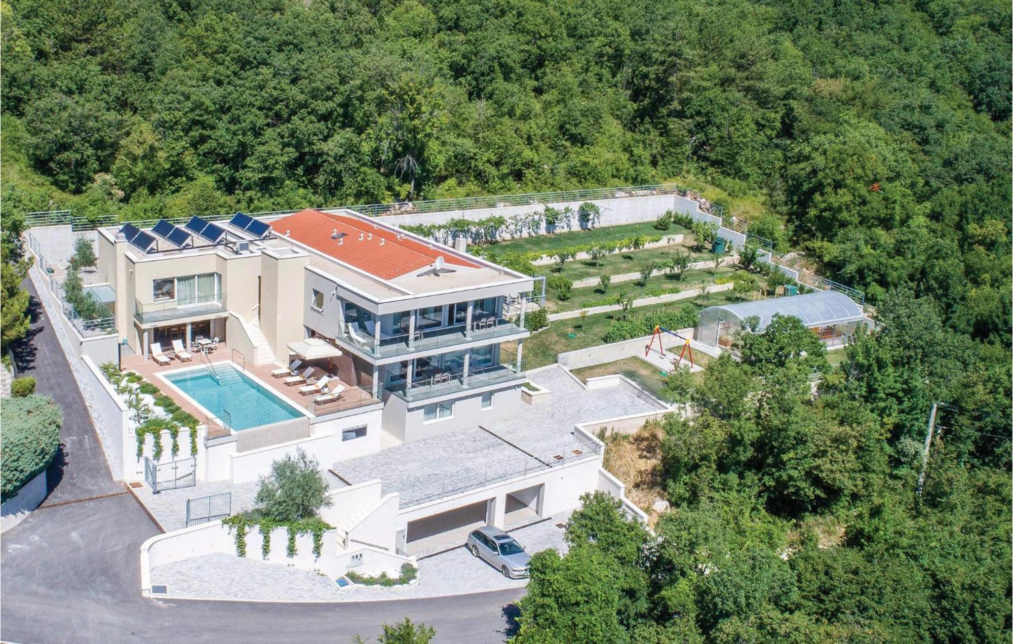 Nice Apartment In Plomin With Jacuzzi 外观 照片