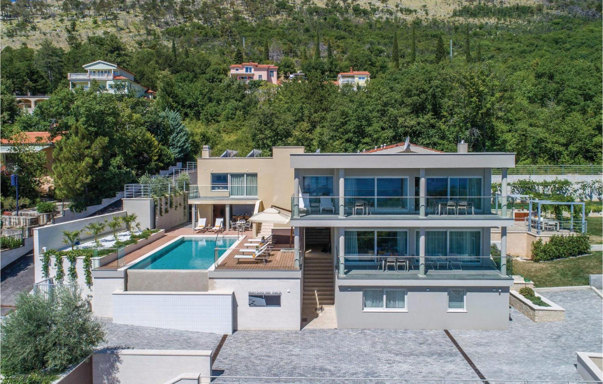 Nice Apartment In Plomin With Jacuzzi 外观 照片